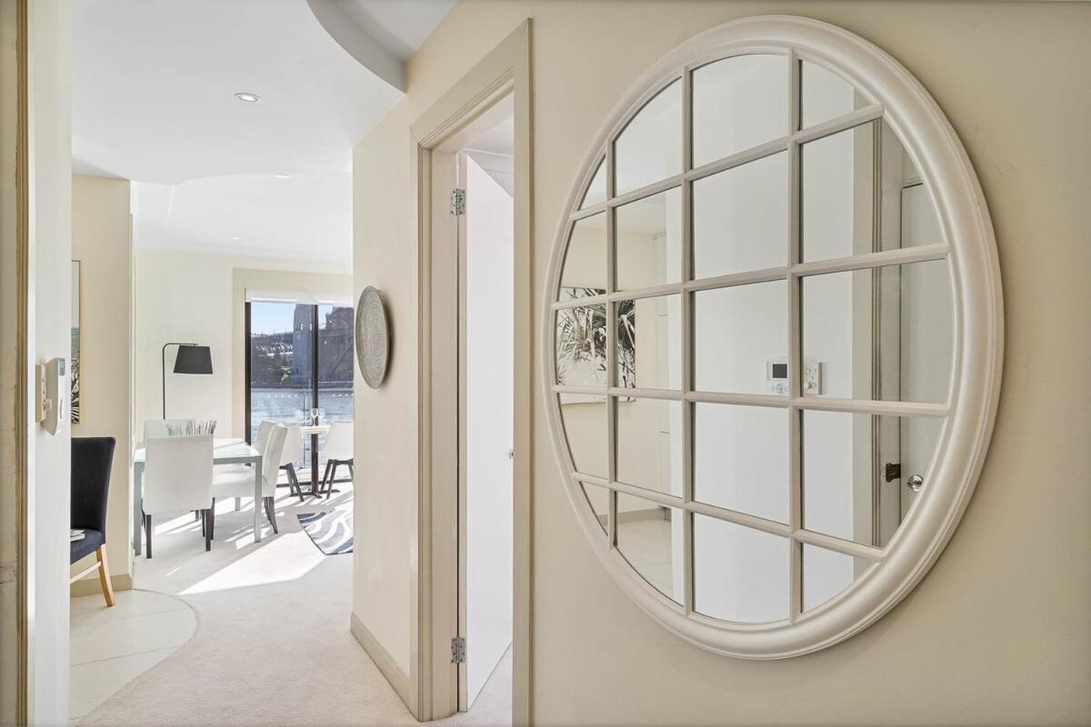 One Bedroom On Harbour Apartment *