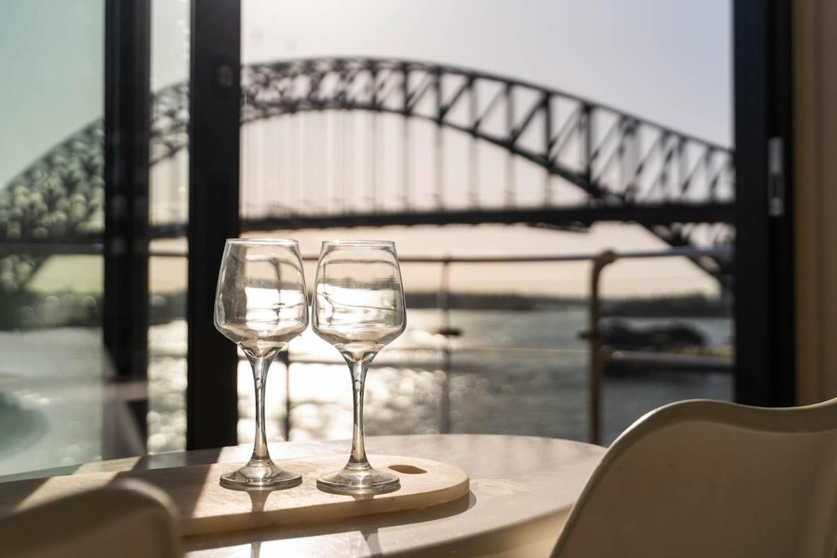 One Bedroom On Harbour Apartment Sydney