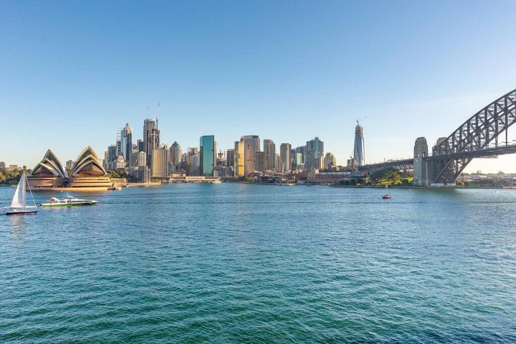 One Bedroom On Harbour * Sydney