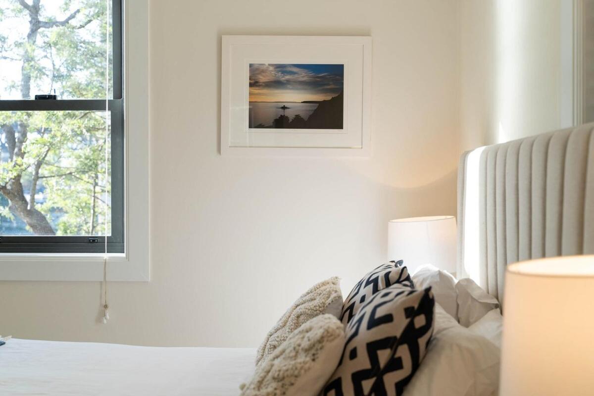 One Bedroom On Harbour Apartment *